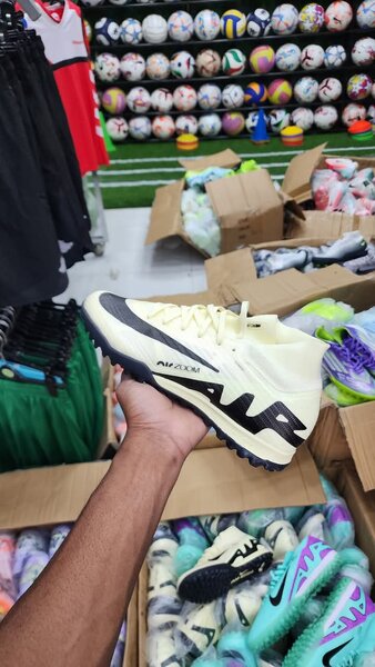 NIKE ASTROTURF BOOTS