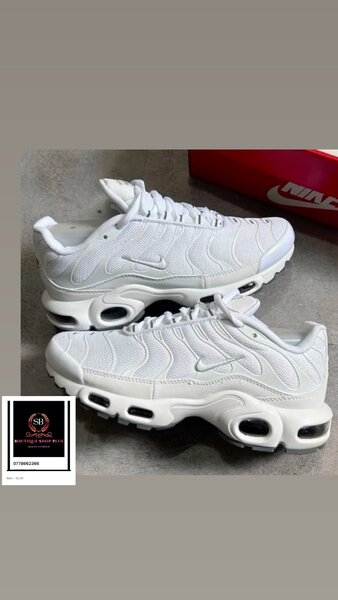 Basket Nike tn authentique avec sa boîte