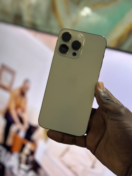 iPhone 14 Pro Max doré