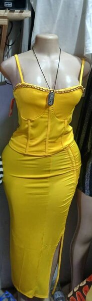 Ensemble jaune taille