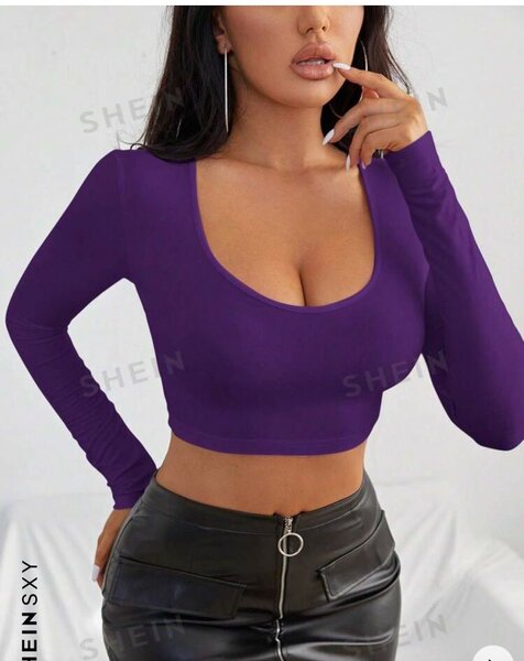 Scoop neck croop tee