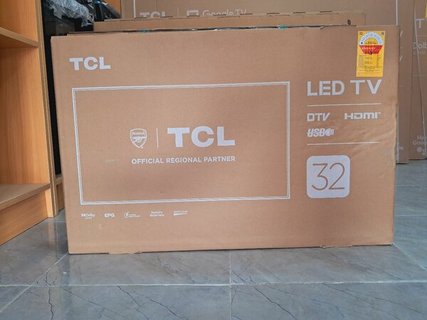 TCL 32 inches digital Satellite television