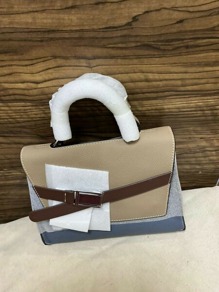 Sac à main élégant en cuir