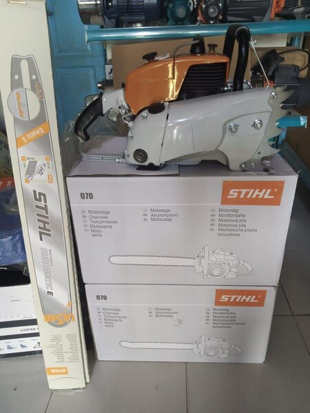 36" Sthil Chainsaw machine quality