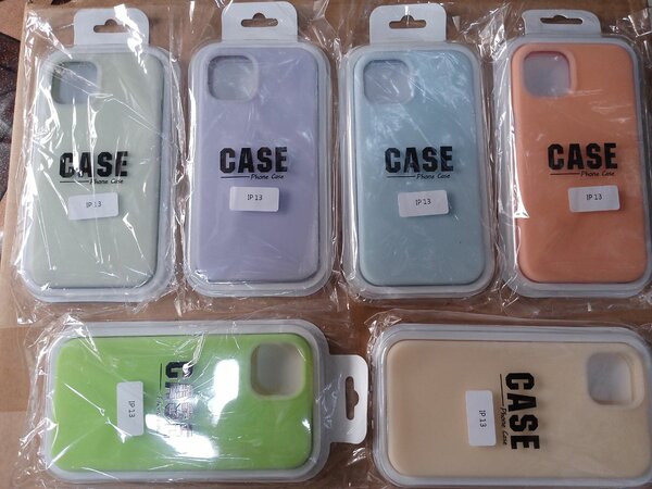 Coques iPhone 13 colorées