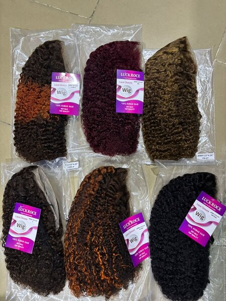 Perruques naturelles colorées