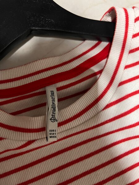 Платье Stradivarius которого уже не найдешь в Москве и в Биш