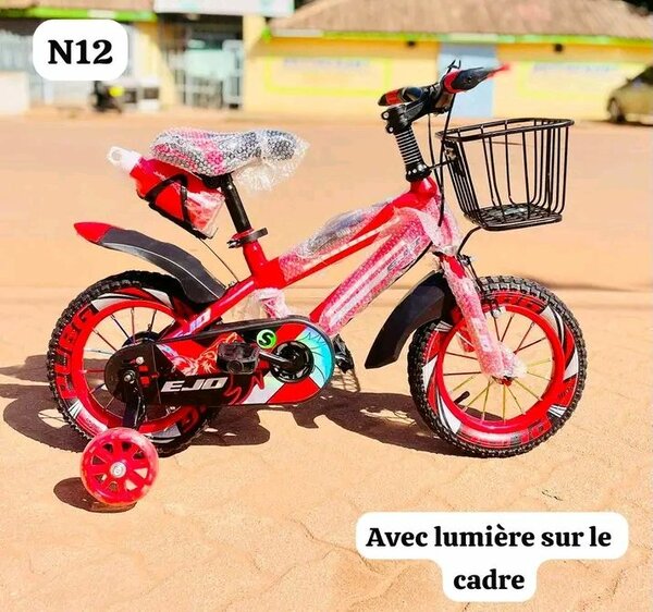 Vélo enfant lumineux rouge