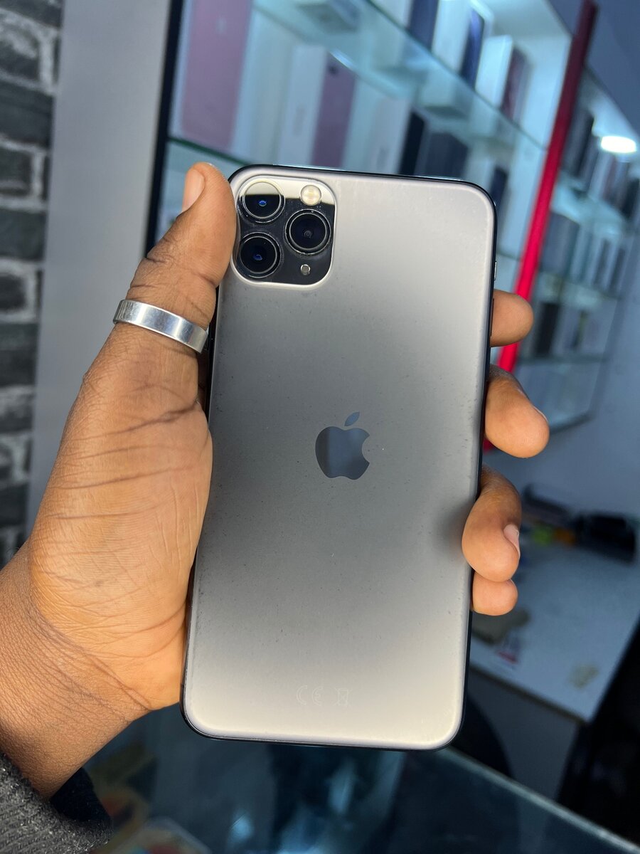 iPhone 11pro max 64GB