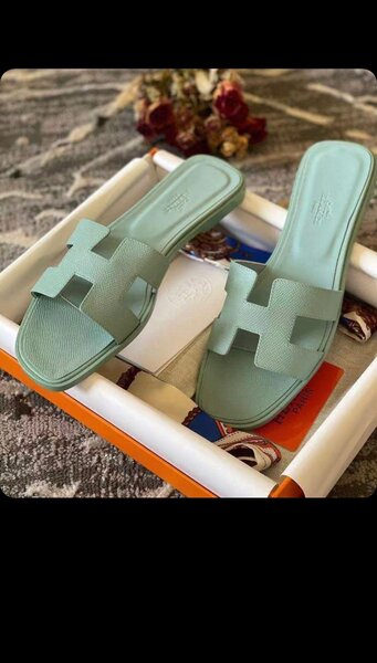 Ladies Hermes Slippers