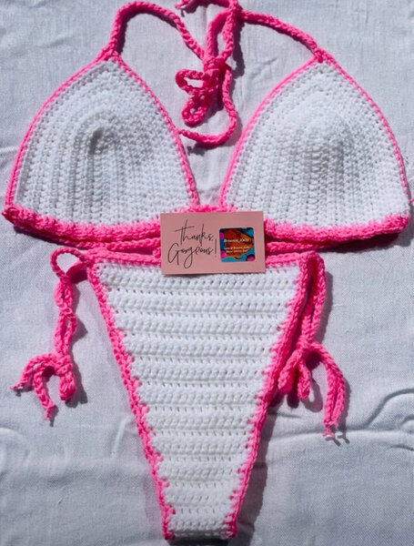 Bikini crochet rose et blanc