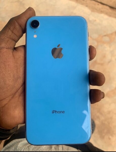 iPhone XR 126 gigs