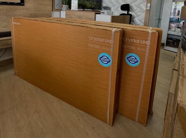 65" SAMSUNG DU7000 SMART TV