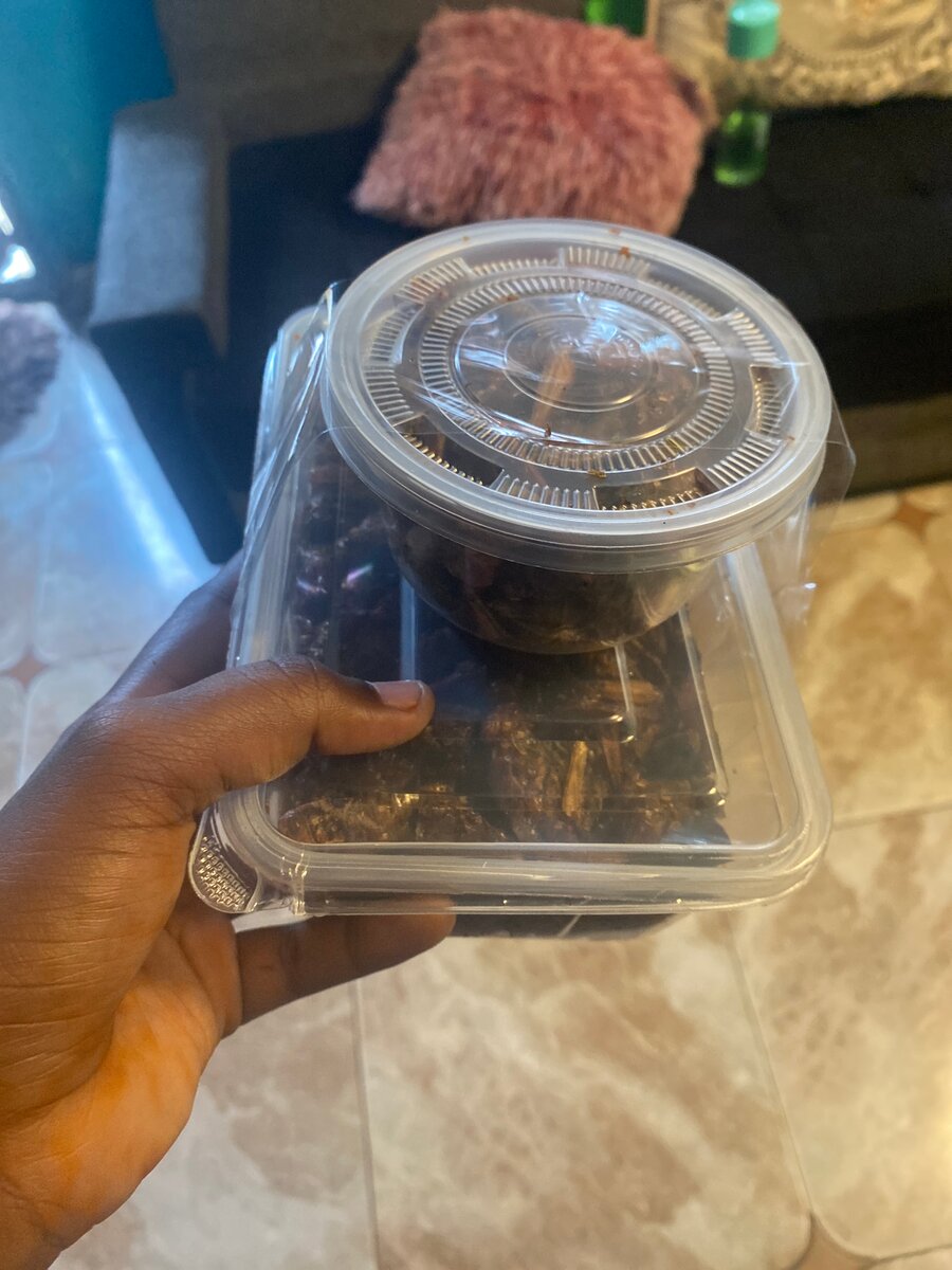 Délicieuses insectes grillés