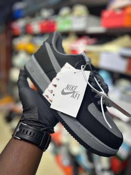Nike Air Force 1