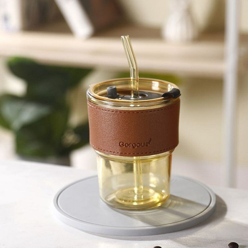 Mug en verre avec paille