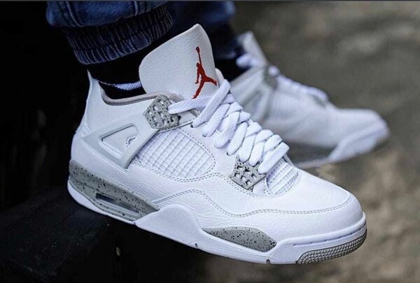 Jordan 4 rethro