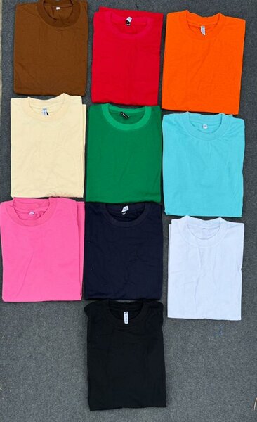 Lot de T-shirts colorés