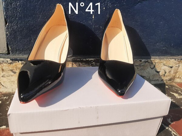 Escarpins élégants noirs vernis