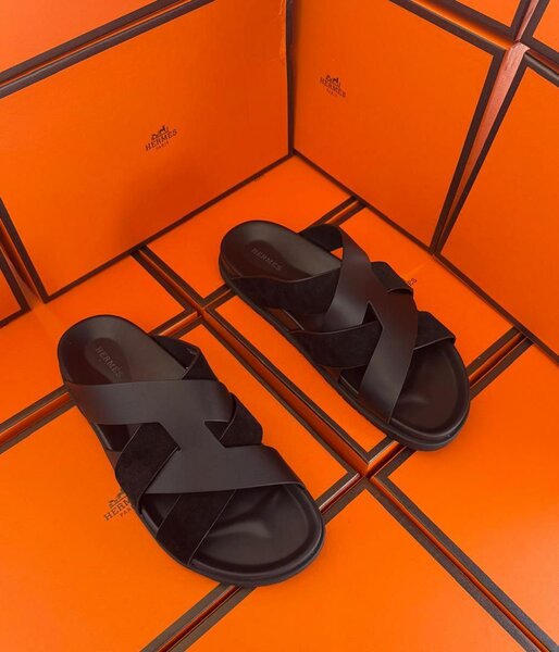 Sandales en cuir noir élégantes