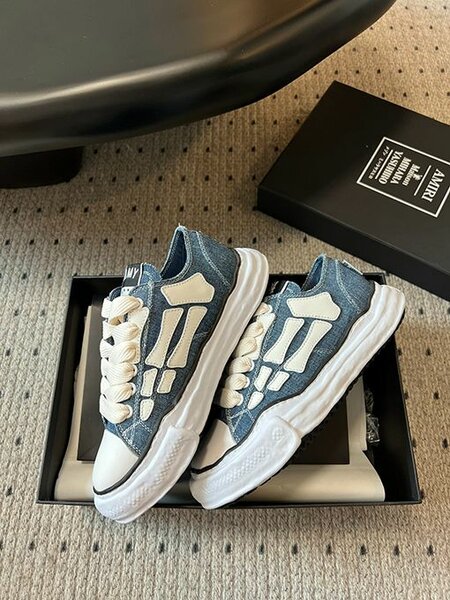 Chaussures en denim tendance