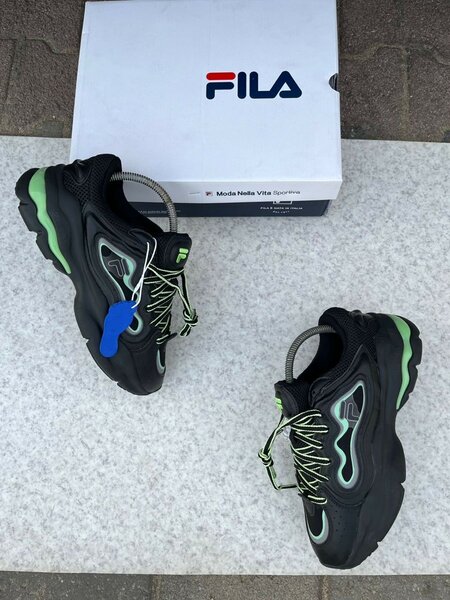 Chaussure de marque FILS