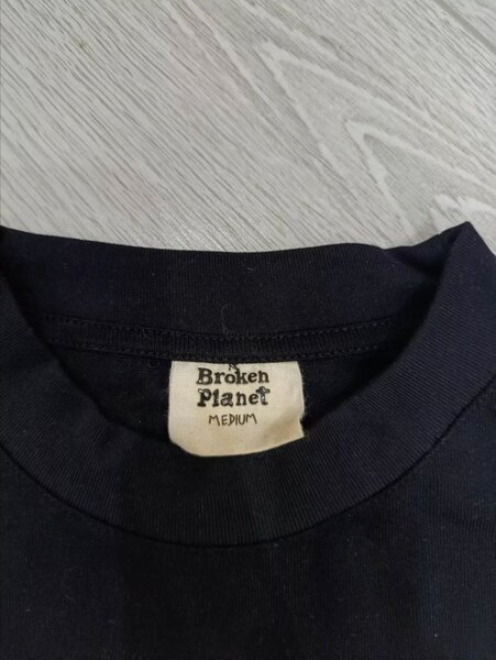 Long sleeve Broken Planet Speed of light