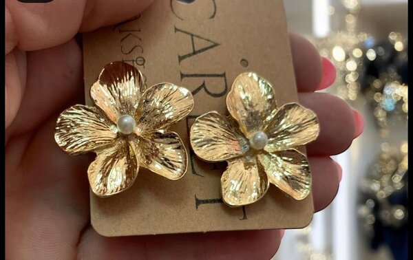 Boucles d'oreilles florales dorées