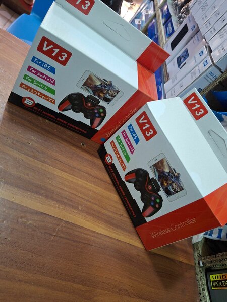 V13 Game Controller for Phones