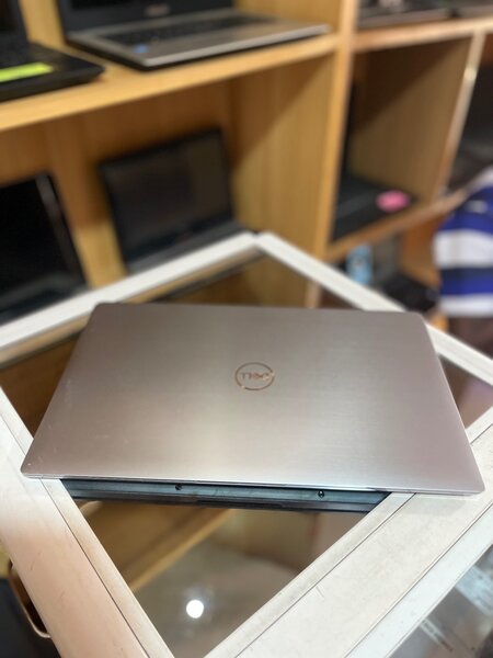 DELL LATITUDE 9520