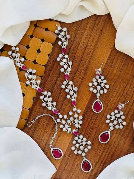 Ladies wedding set Necklace and earrings