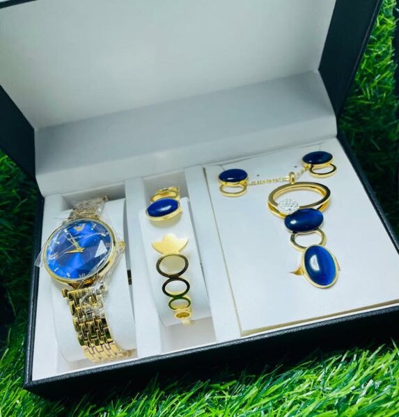 chic ensemble Or Plaqué pierres bleues et horloges