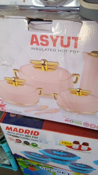 Asyut Ensemble de Pots Isolés