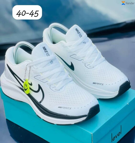 Baskets NIKE Confortable