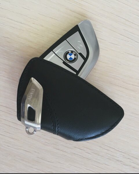 Ключница из высококачественной кожи