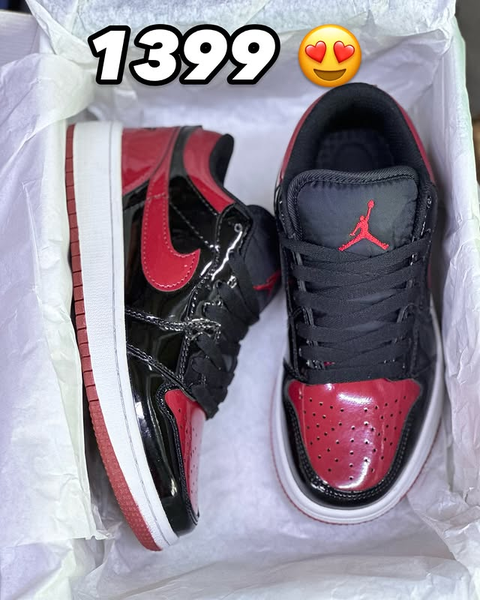 Кроссовки черно-красные