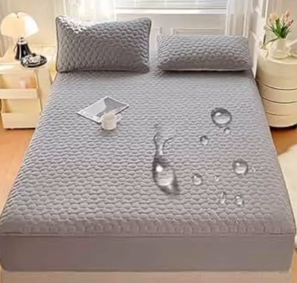 Waterproof mattress protector