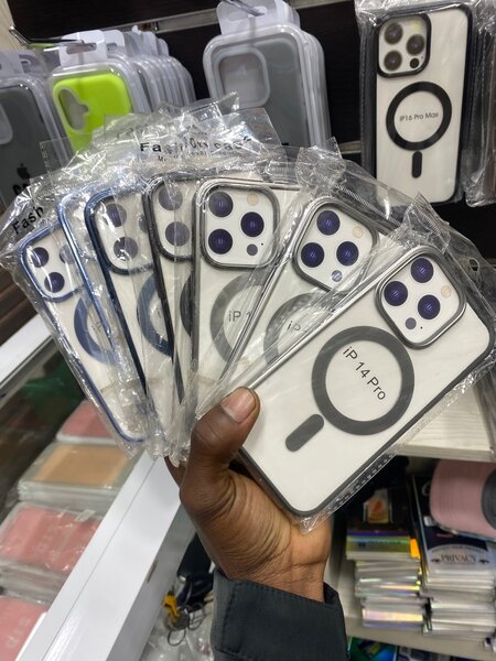 Coque MagSafe iPhone 14 Pro