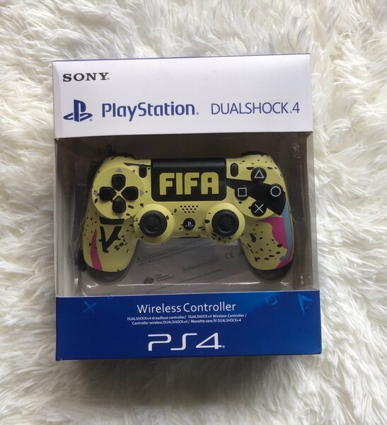 Promo : Manettes PS4 avec 1 câble offert