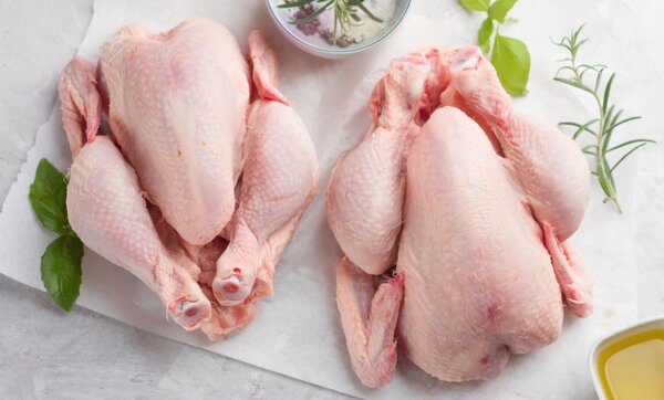 Poulet entier frais