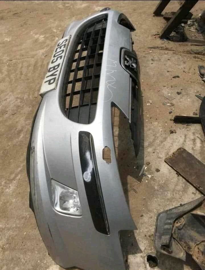 Phare et pièces auto