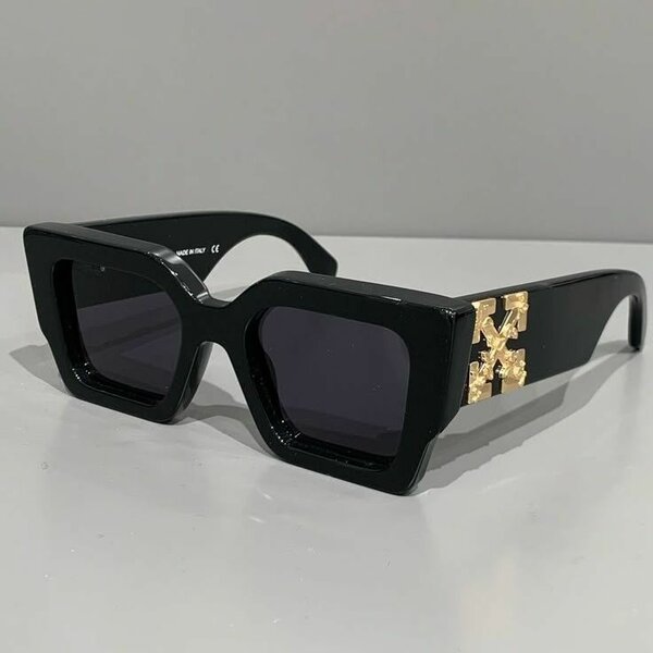 Lunettes de soleil tendance carrées