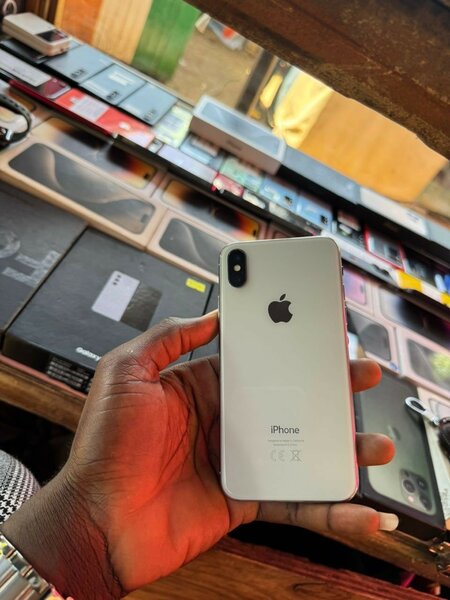 iPhone X 64giga sans Face ID très propre