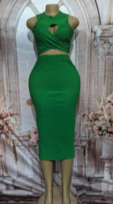 Robe moulante à décolleté avec décolleté en cœur sur le ventre et la poitrine, vert