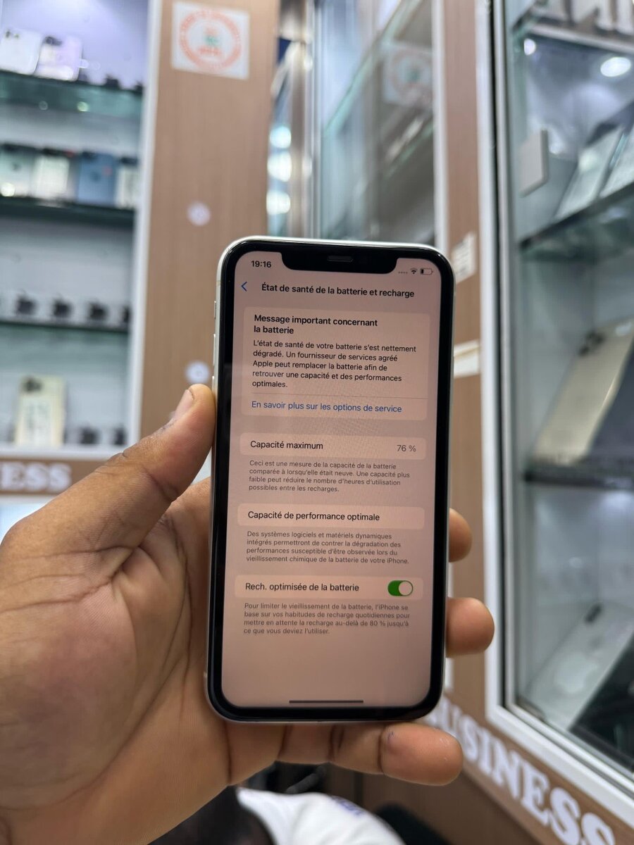 iPhone 11 64giga casineuf très propre