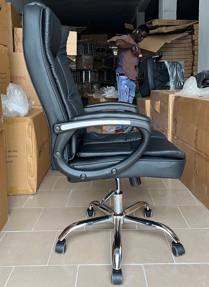 OC-110 Chaise Directeur