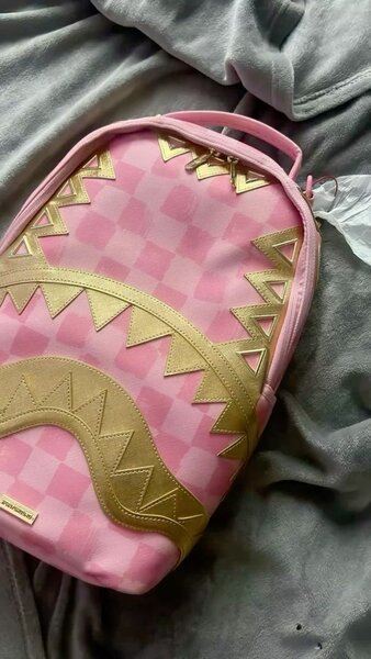 Sac à dos design requin coloré