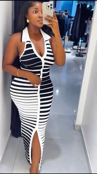 FittingDress (Black and white)