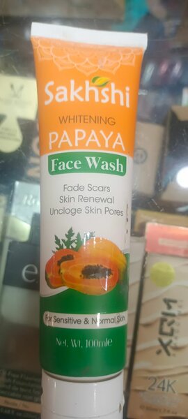 Sakhshi Papaya Face Wash
