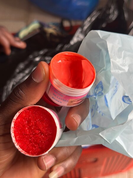 Crème et gommage de levre rose